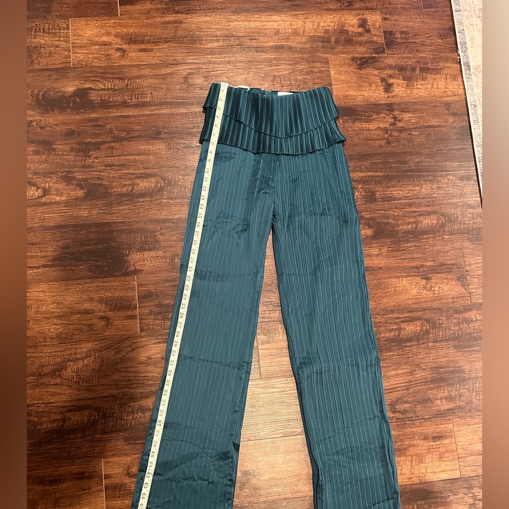 Andrea Iyamah línea pants 
Size: small
